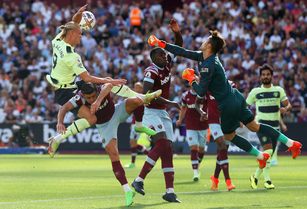 她不仅树立 她不仅树立